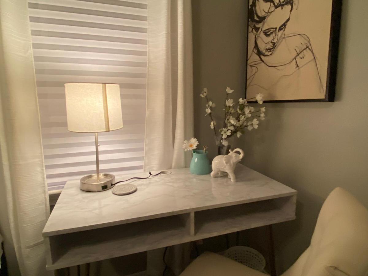 Cozy, 1St Floor Apartment 2Bdrms Plus Semi Private Room With Futon Pets With Fee Family Friendly Close To Everything Cleveland Extérieur photo