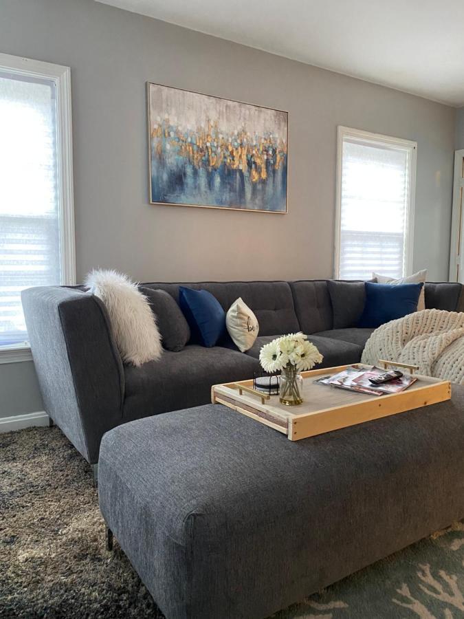 Cozy, 1St Floor Apartment 2Bdrms Plus Semi Private Room With Futon Pets With Fee Family Friendly Close To Everything Cleveland Extérieur photo